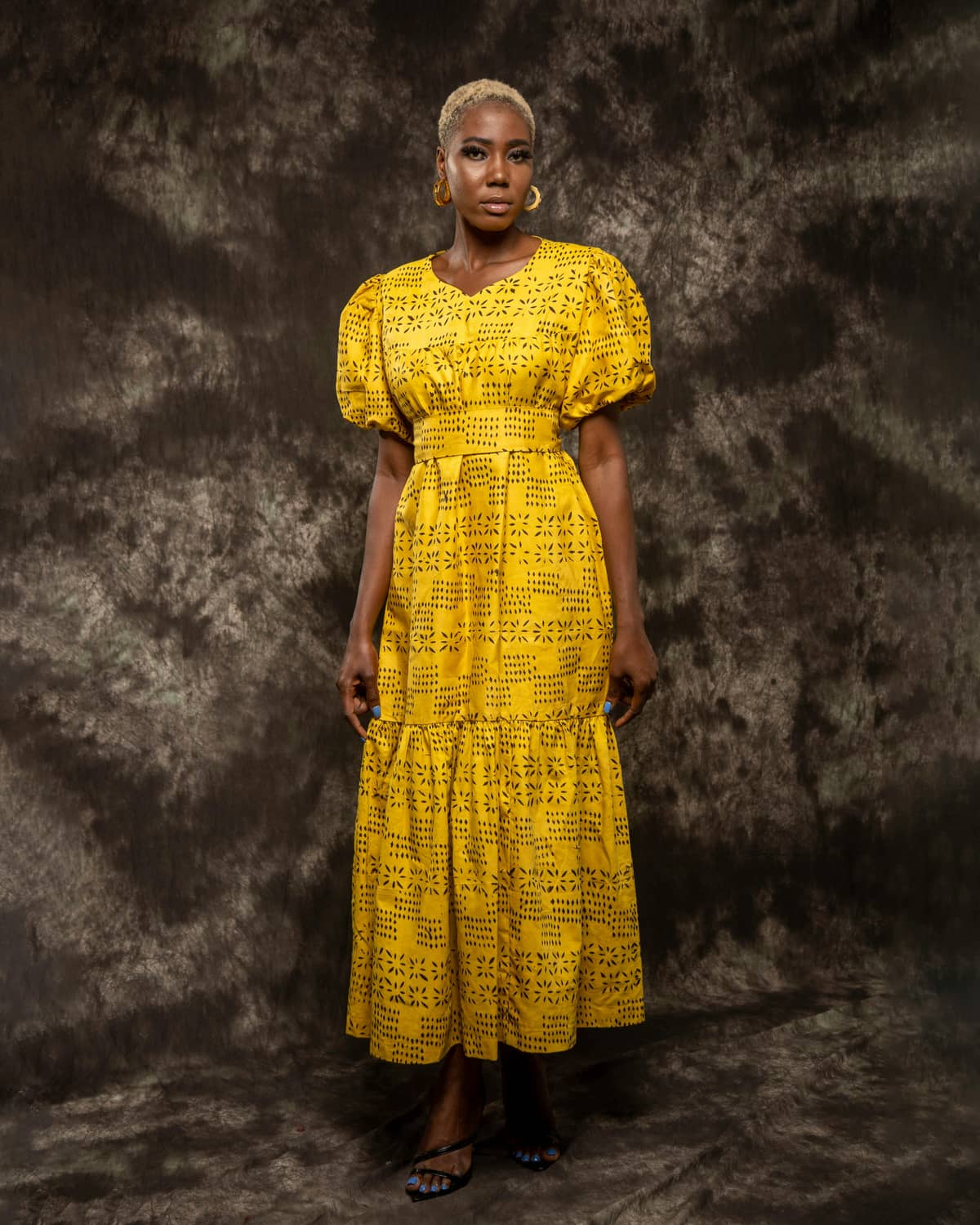 Buttergelbes Maxi-Kleid für die Sommerhochzeit