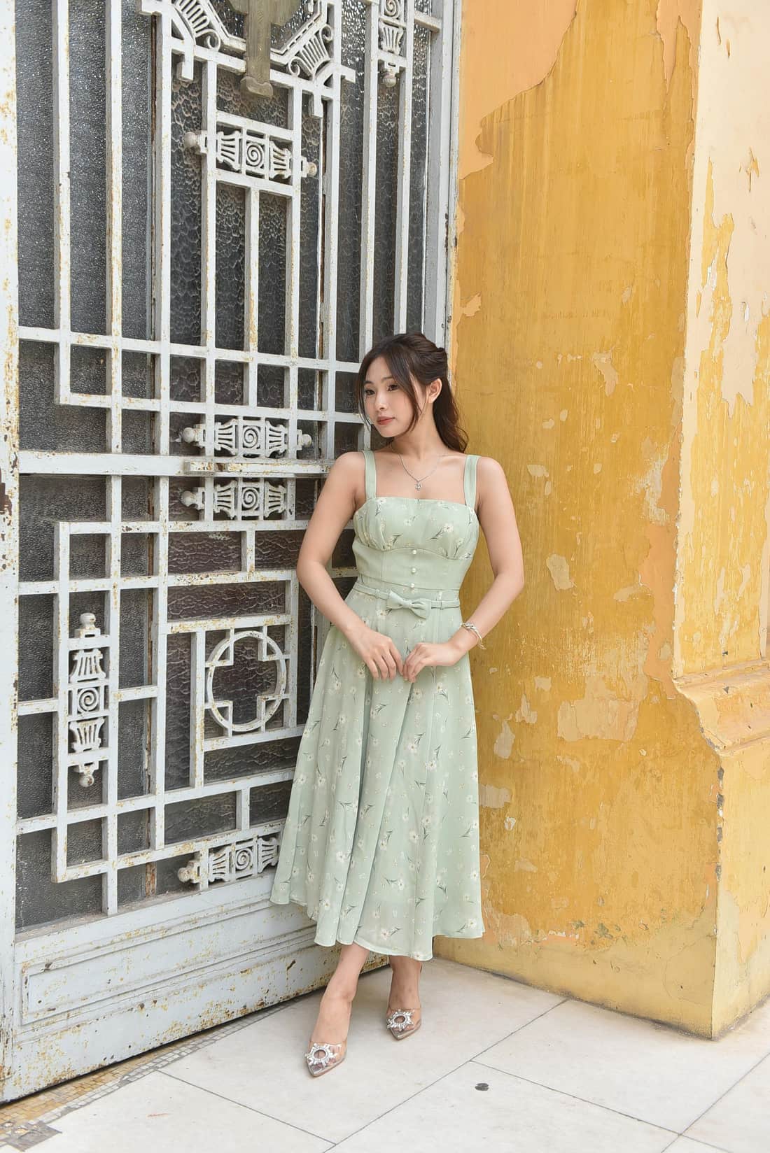 Robe midi vert sauge, mariage de printemps