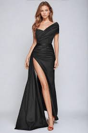 ALYSSA - ROBE LONGUE EN SATIN NOIRE AVEC CORSEE DIAMANTE ...